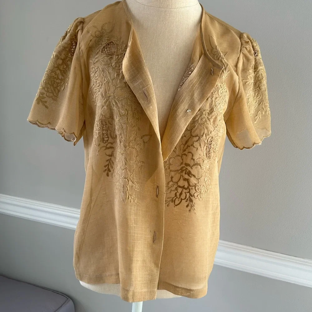Beautiful natural semi sheer embroidered blouse - Picture 1 of 8